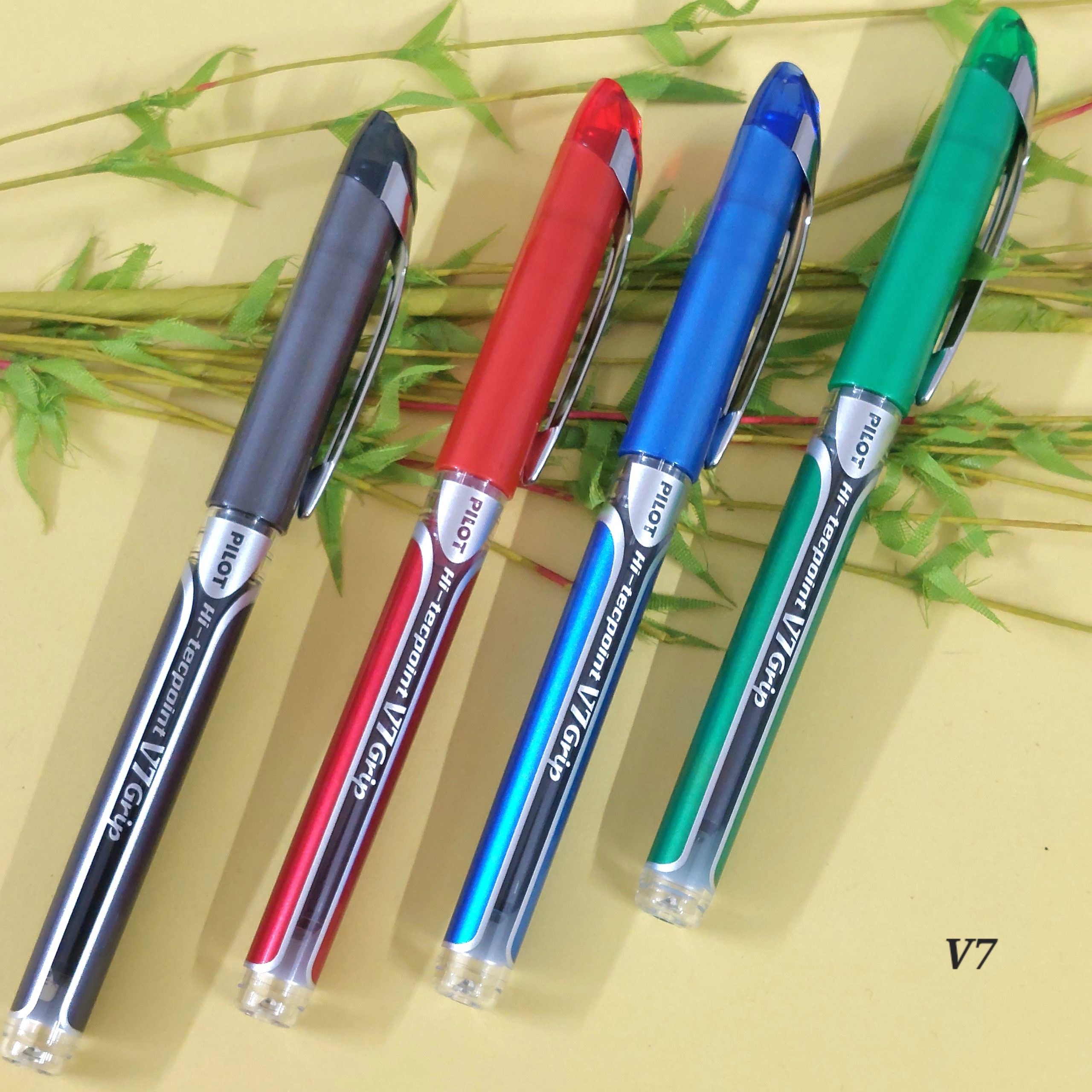 Pilot V7 Hi Tech Grip Black Rollerball Pen 0.7mm Fine Tip